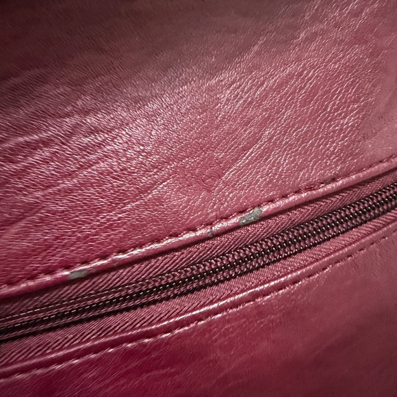 Chic Maroon Leather Shoulder Bag - Picture 4 of 6